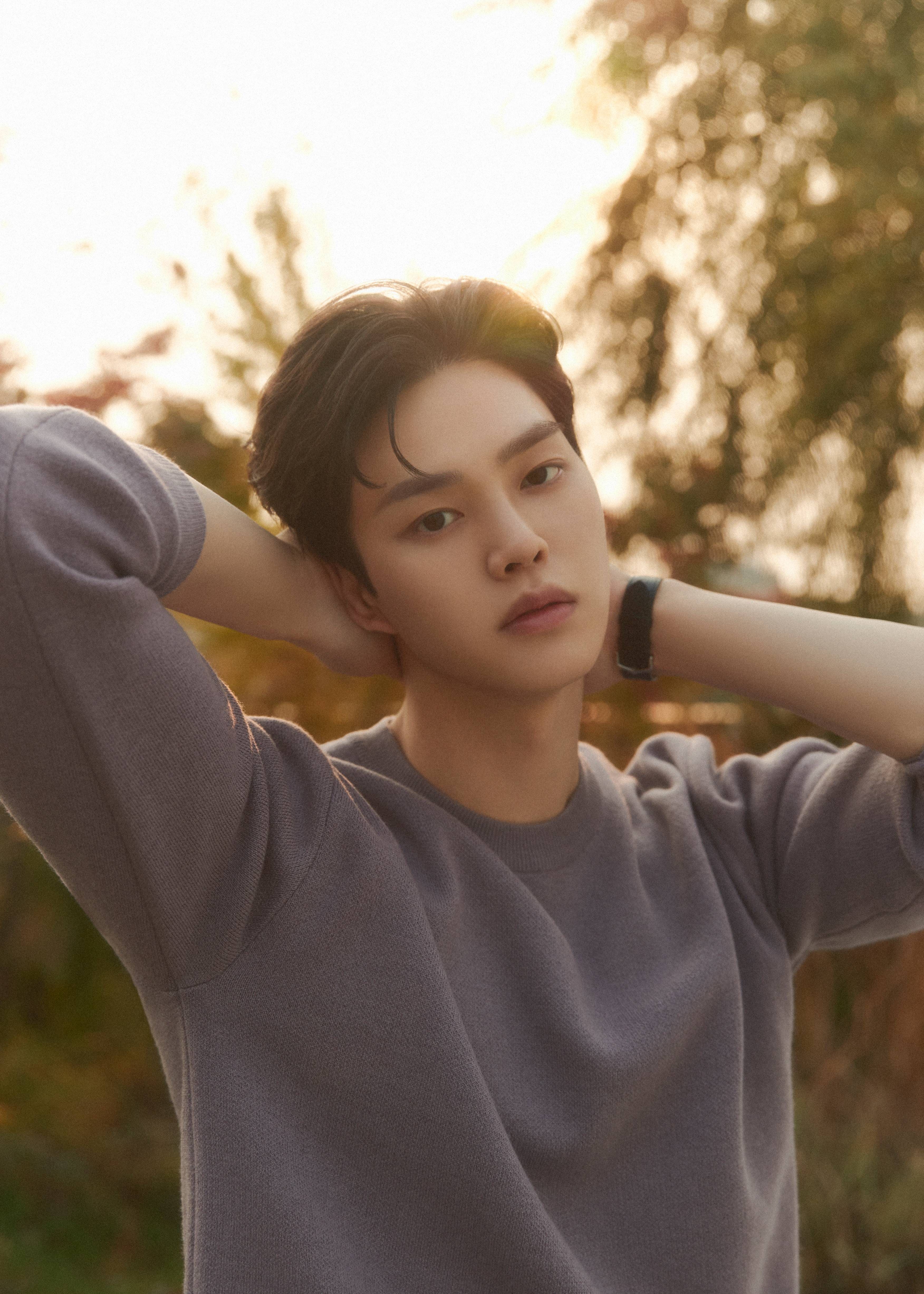 Catch Song Kang In A Live Fan Meet Hosted By Netflix | Metro.Style